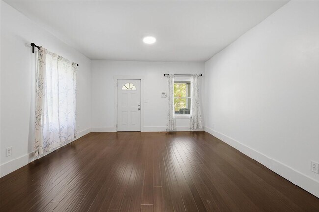 Foto del edificio - 1613 Nowland Ave
