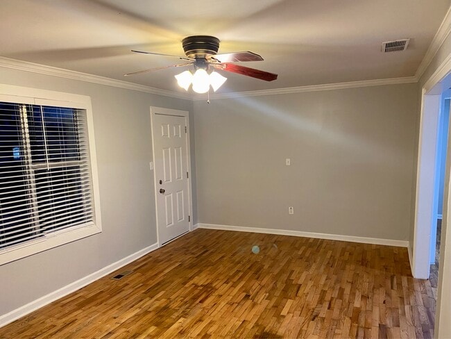 Photo - 365 Power Ave House