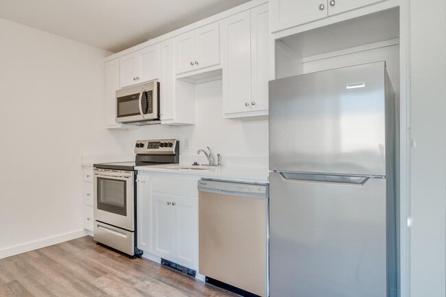 Kitchen - Steele Apartments