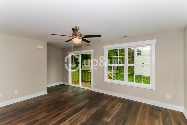 Building Photo - Fantastic 3bd/2.5ba home! Let yourself in!