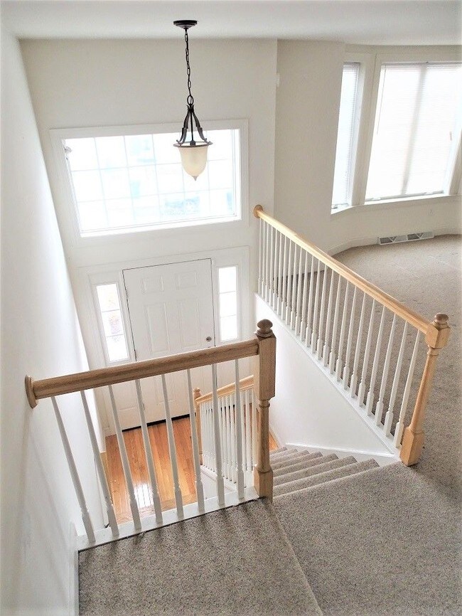 Building Photo - 766 Oak Leaf Ln