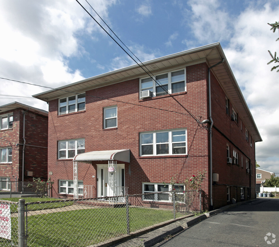 Building Photo - 1036 Kilsyth Rd