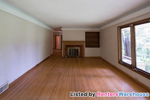 Building Photo - 2988 Pilot Knob Rd