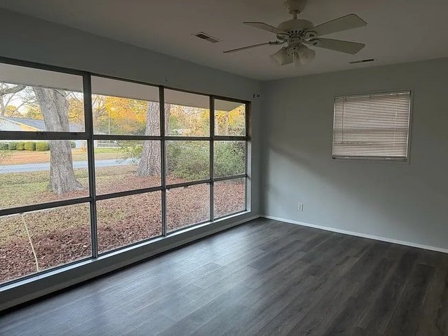 Building Photo - 1511 Mulberry St