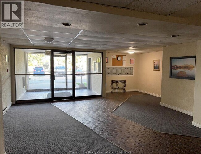 Building Photo - 2565 Lauzon Rd