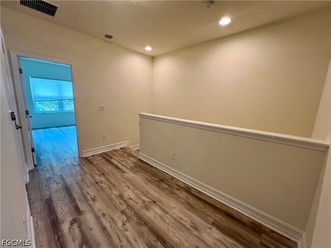 Foto del edificio - 15850 Portofino Springs Blvd