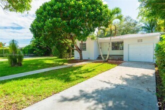Building Photo - 5490 SW 57th Ave