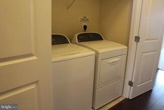 Building Photo - 7546 Morris St