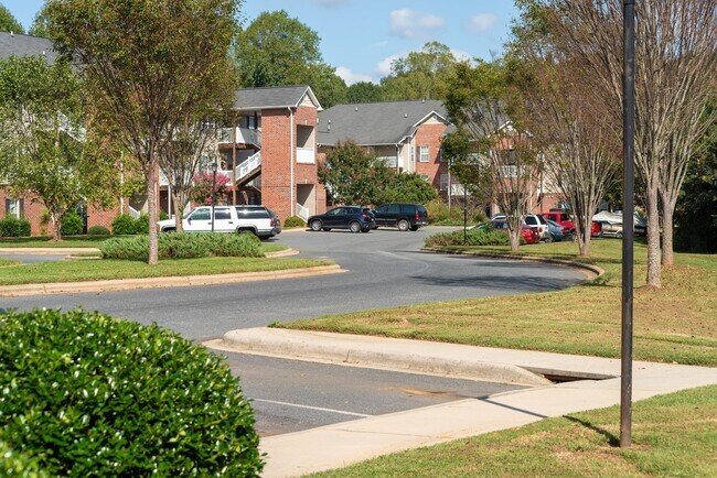 Foto del edificio - 2274 N Fayetteville St