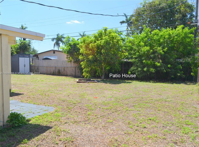Building Photo - 5700 SW 38th St