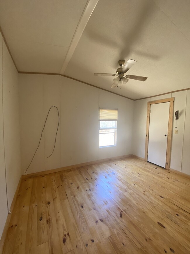 Building Photo - 6480 County Rd 4522
