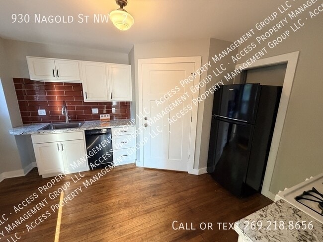 Building Photo - 930 Nagold St NW