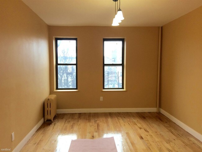 Building Photo - 1556 Myrtle Ave