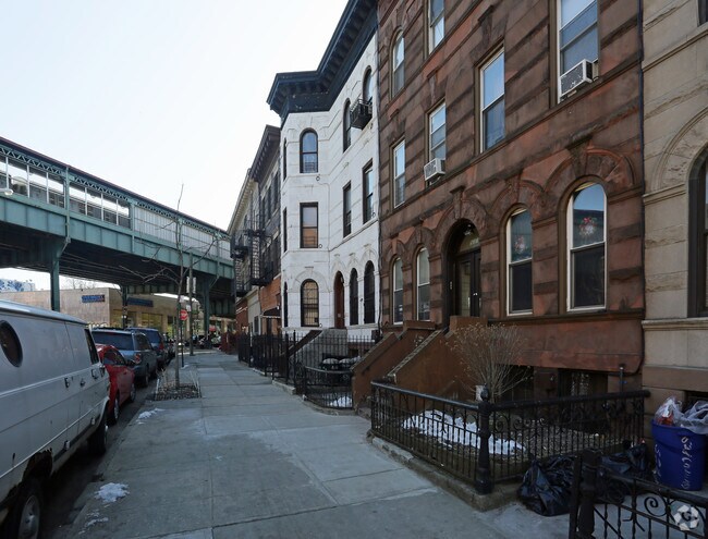 Foto del edificio - 530 Chauncey St