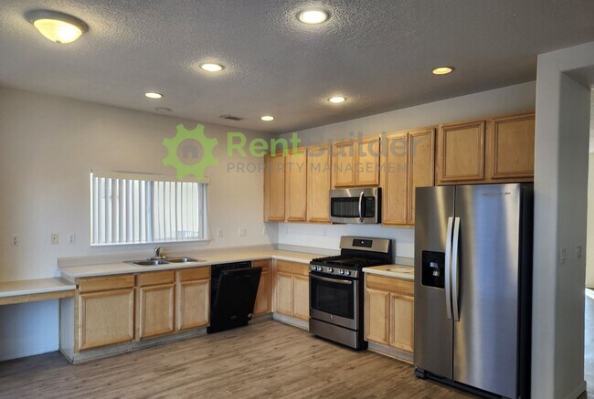 Foto del edificio - !!!PRICE IMPROVEMENT - APPLY NOW!!!