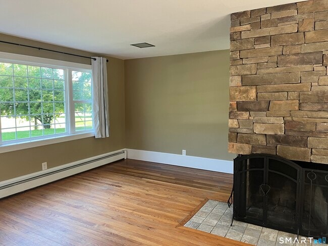 Building Photo - 14 Forest Dr