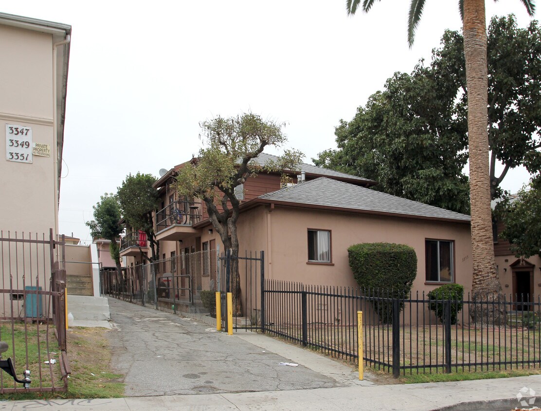 Foto del edificio - 3355-3357 Alma Ave