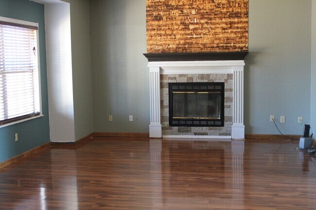 Building Photo - Great 2 story home located in Blys Pointe