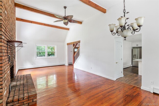 Foto del edificio - 110 E Bartlett Rd