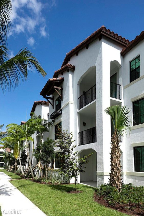 Foto principal - 8887 SW 172nd St