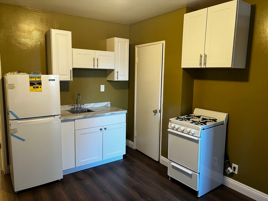 Primary Photo - 4126 W Century Blvd