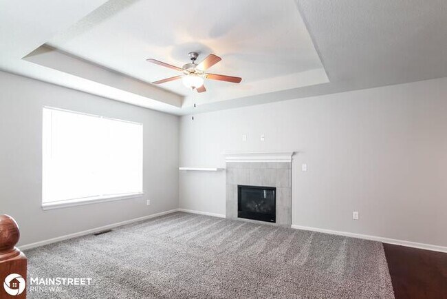 Foto del edificio - 1112 Clayton Dr, Raymore, MO 64083