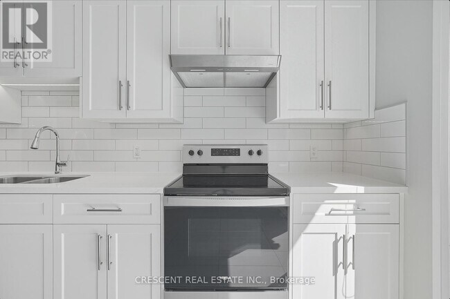 Building Photo - 58 Regal Rd