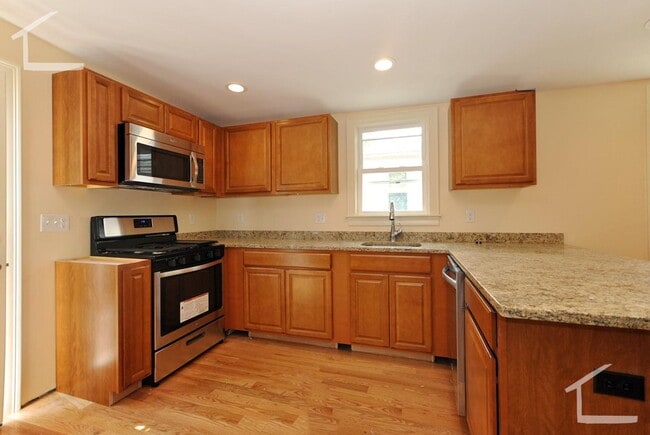Building Photo - Packard's Corner Area of Allston. Large Fu...