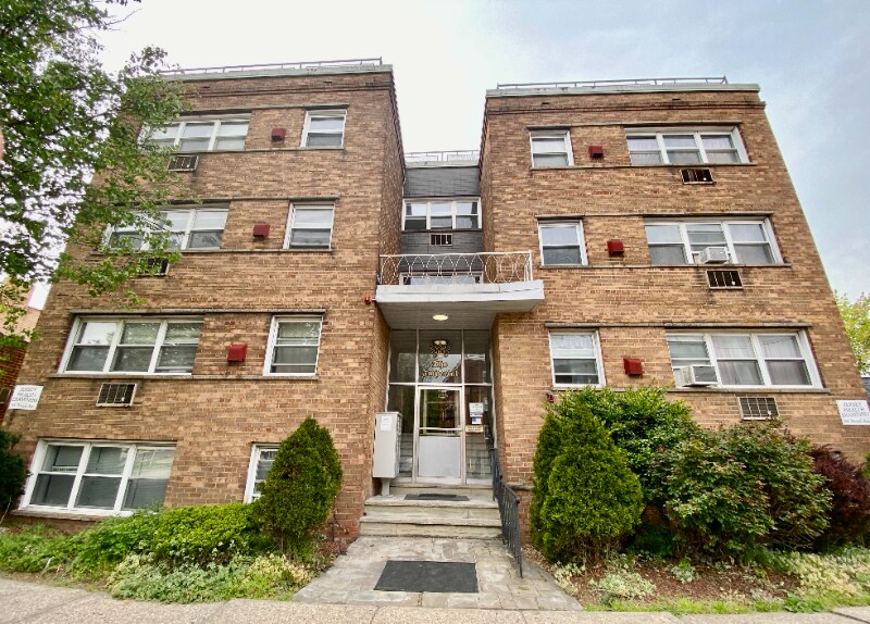 Primary Photo - 55 Broad Ave