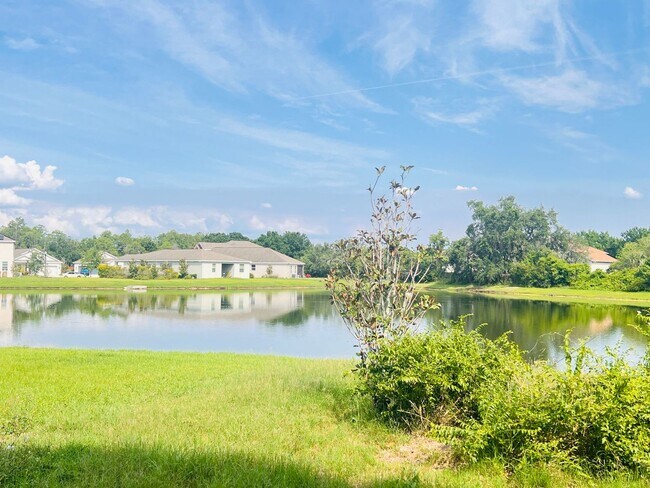 Foto del edificio - KISSIMMEE - WATERFRONT VIEW WITH NO BACKYA...