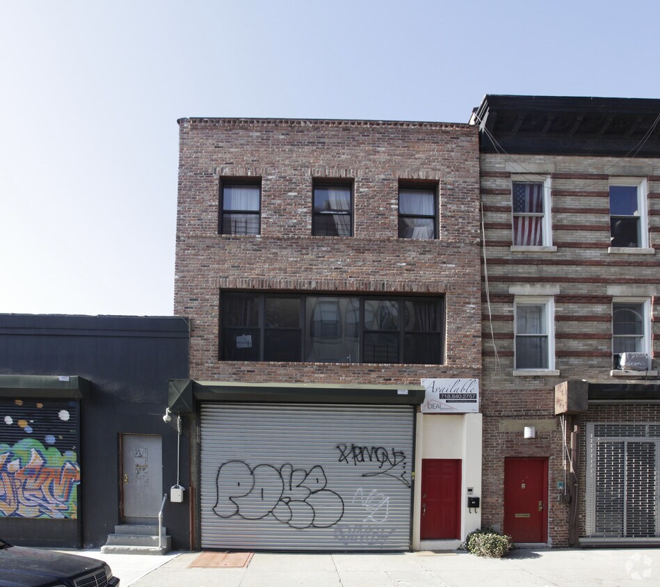 Building Photo - 14 Whitwell Pl