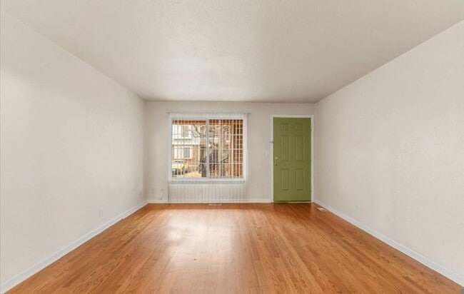 Building Photo - 61 S Sable Blvd
