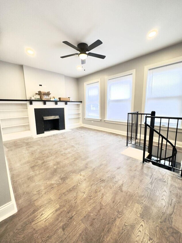Primary Photo - 4 bedroom in Chicago IL 60660