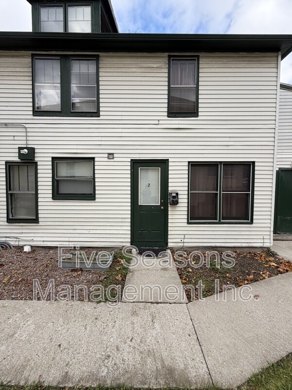 Building Photo - 465-467-467 Colchester Ave