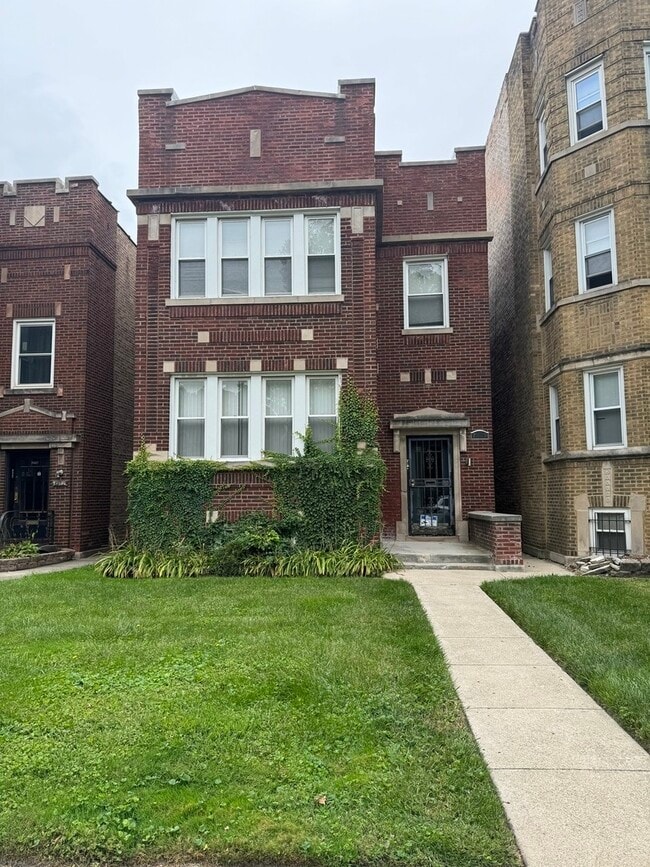 Building Photo - 7819 S Euclid Ave