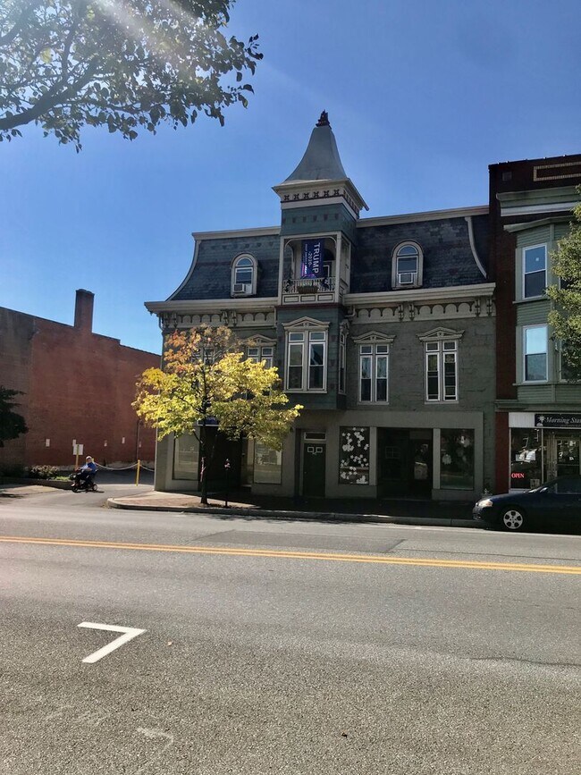 Building Photo - 22-26 W Main St