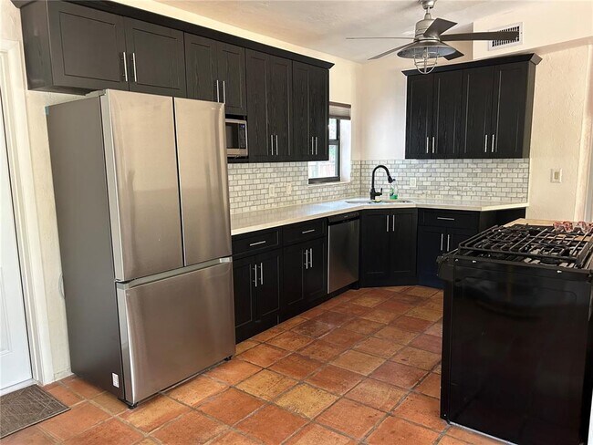 Foto del edificio - 1601 SW 10th St