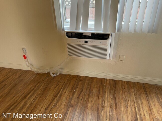 Building Photo - Studio, 1 bath Apartment - 3432 34 Centine...