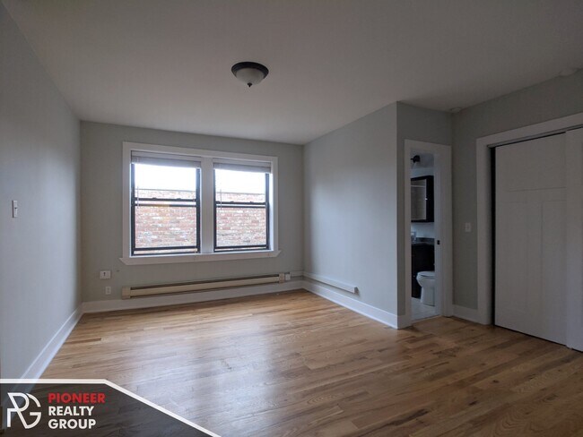 Foto del edificio - 4546 N Damen Ave