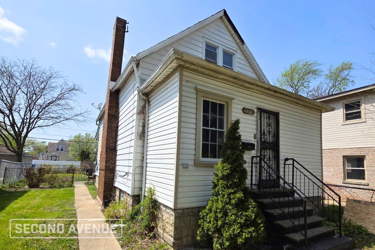 Foto principal - 9248 S Lowe Ave