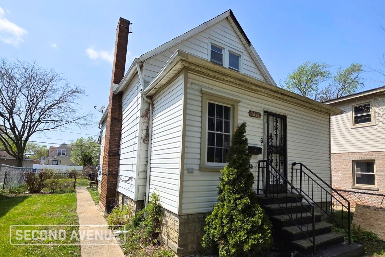 Primary Photo - 9248 S Lowe Ave