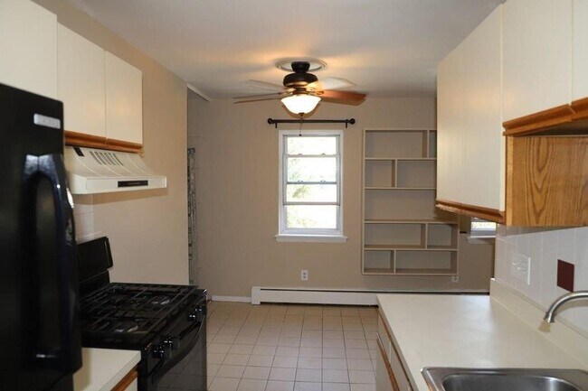 Foto del edificio - 329 Regency Park Dr