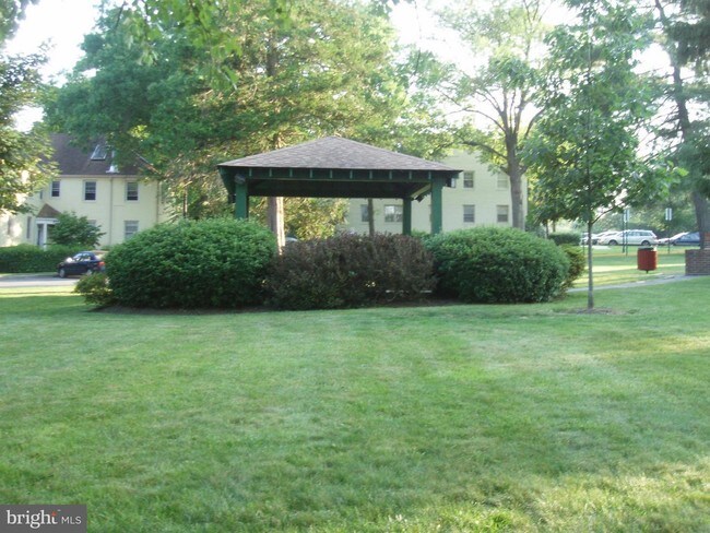 Building Photo - 2202 Washington Ave