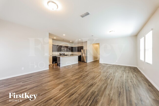 Foto del edificio - 222 N 199th Ln