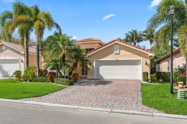 Building Photo - 8727 Carmel Mountain Way