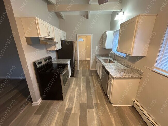 Foto del edificio - 36435 Hazelwood St