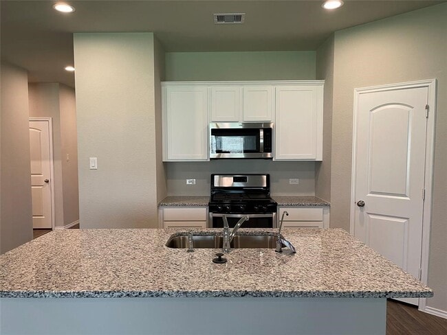 Building Photo - 13872 Rock Island Trl