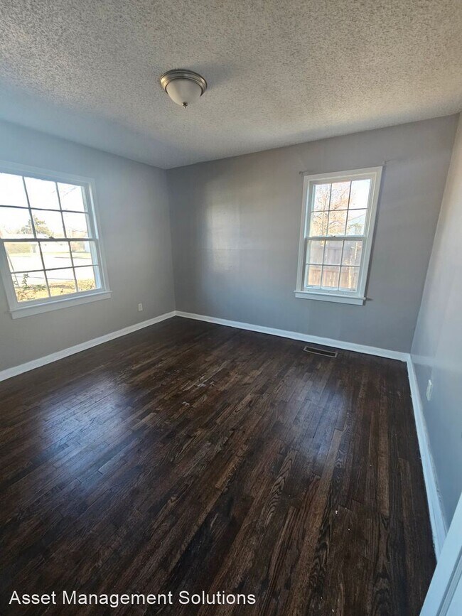 Foto del edificio - 5 br, 1.5 bath House - 210  E Northrup Drive