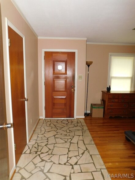 Building Photo - 1203 Oates Rd