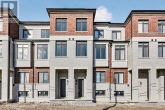 Building Photo - 25 Bullate Ln